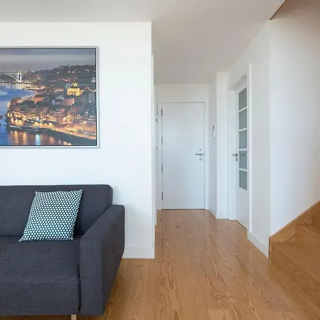 Lovelystay Duque's Mezzanine * 포르투