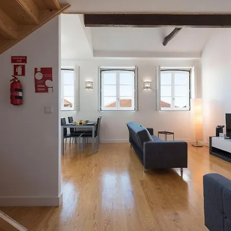 Lovelystay Duque's Mezzanine Appartement