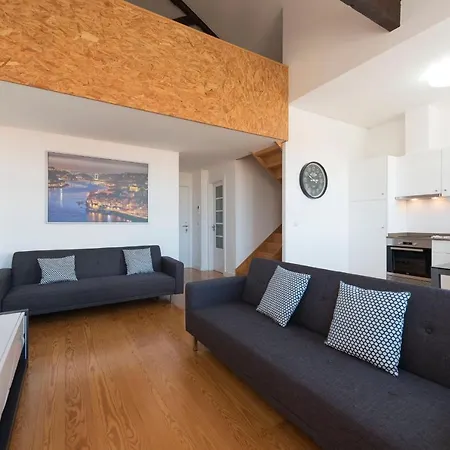 Lovelystay Duque's Mezzanine Appartement *
