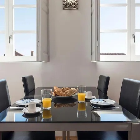 Lovelystay Duque's Mezzanine Oporto